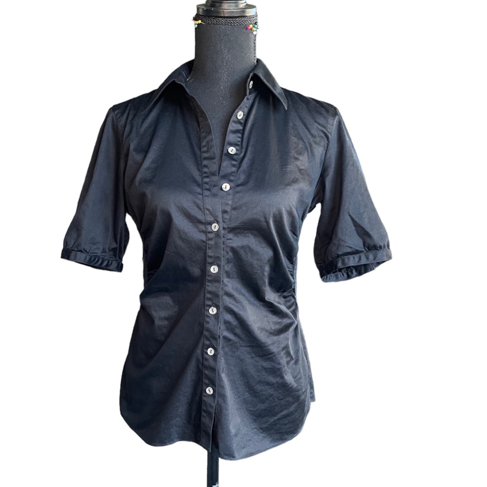 Eye Black Fitted Collared Button Down Blouse Women’s size 6